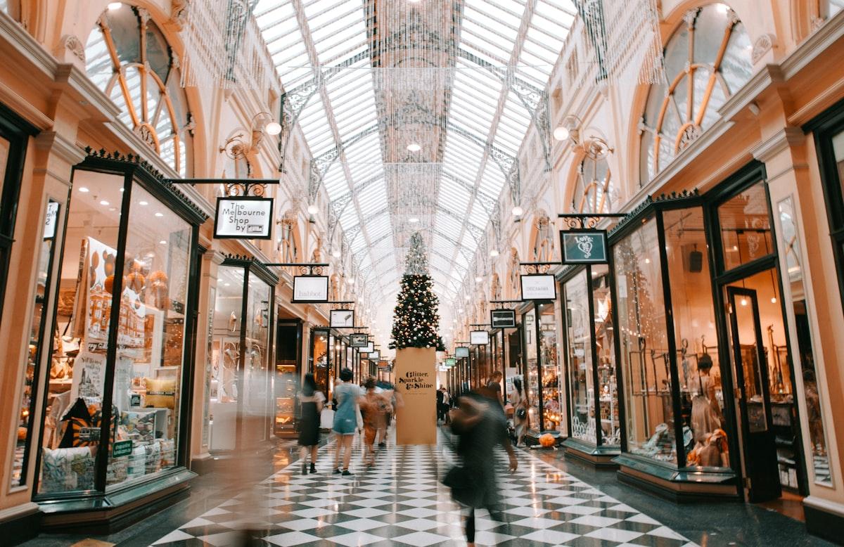 Retail & E-commerce